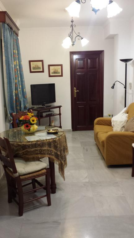 Apartamento San Benito Sevilla Bagian luar foto